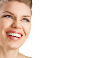 strahlendes-Laecheln-mit-Veneers